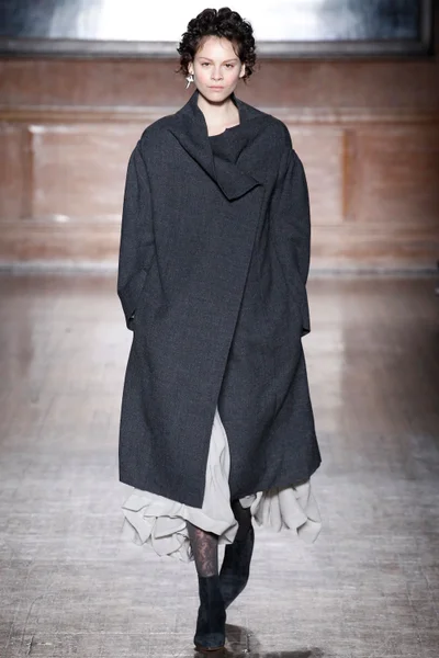 Look 11